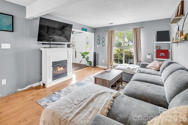 7422 Autumn Trail Drive, Charlotte, NC 28213