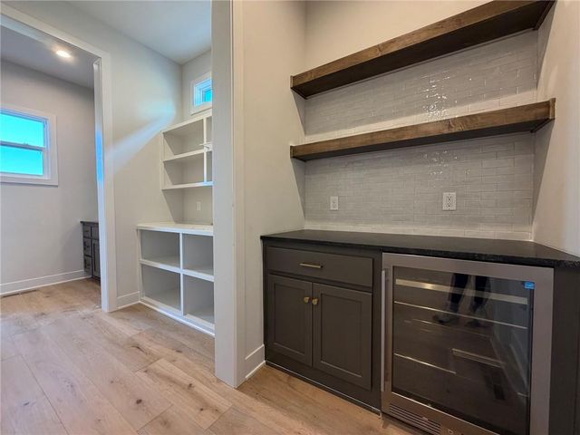 17183 S Heatherwood Street, Olathe, KS 66062