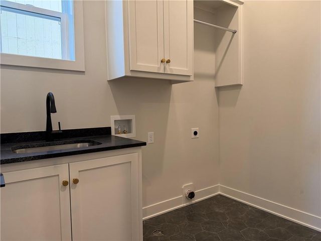 17183 S Heatherwood Street, Olathe, KS 66062