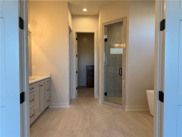 17183 S Heatherwood Street, Olathe, KS 66062