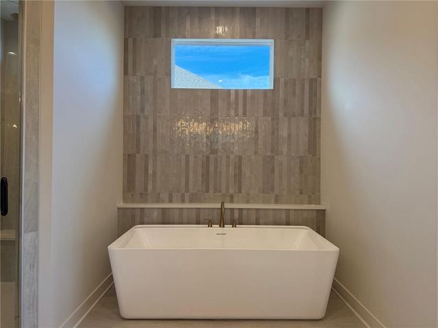 17183 S Heatherwood Street, Olathe, KS 66062