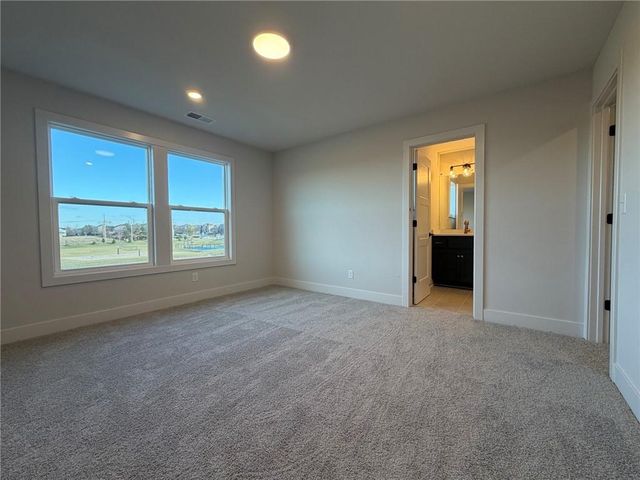 17183 S Heatherwood Street, Olathe, KS 66062