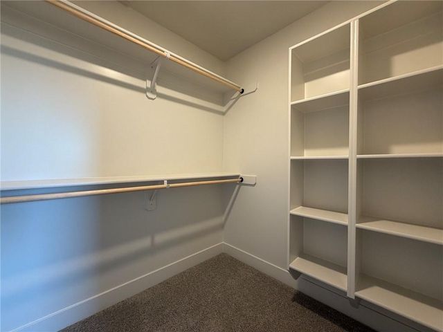 17183 S Heatherwood Street, Olathe, KS 66062