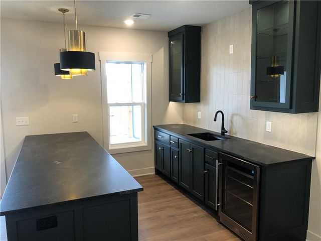 17183 S Heatherwood Street, Olathe, KS 66062