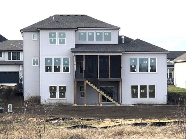 17183 S Heatherwood Street, Olathe, KS 66062