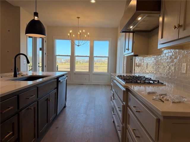 17183 S Heatherwood Street, Olathe, KS 66062