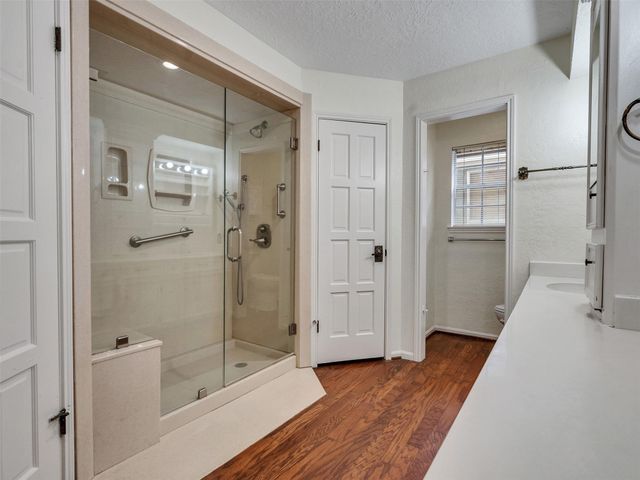 8 Shadowood Street, Conroe, TX 77304