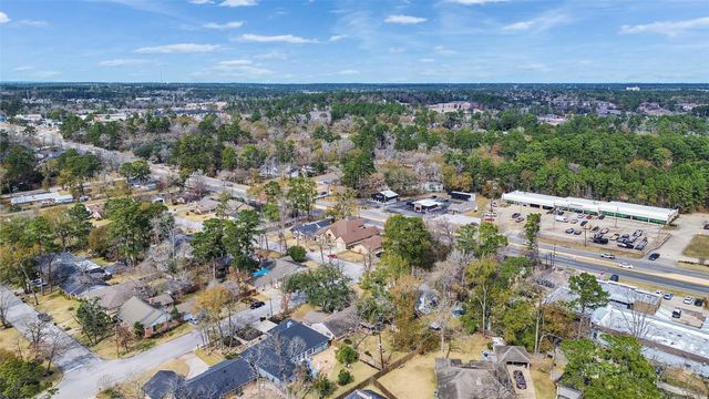 8 Shadowood Street, Conroe, TX 77304