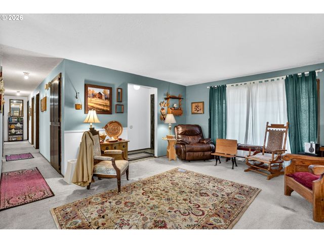 8623 Ne LEWIS Dr, Vancouver, WA 98662
