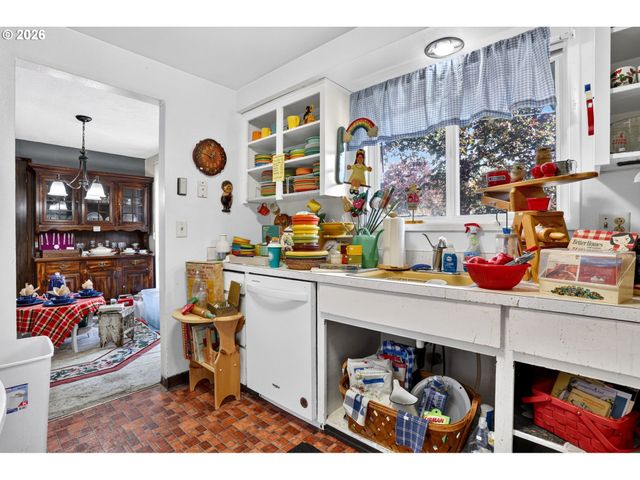8623 Ne LEWIS Dr, Vancouver, WA 98662