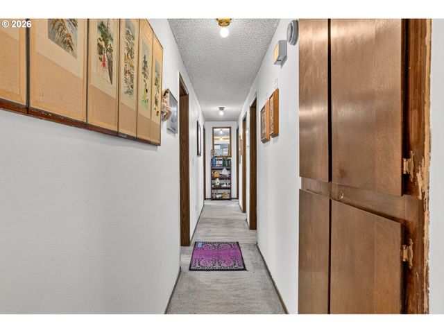 8623 Ne LEWIS Dr, Vancouver, WA 98662