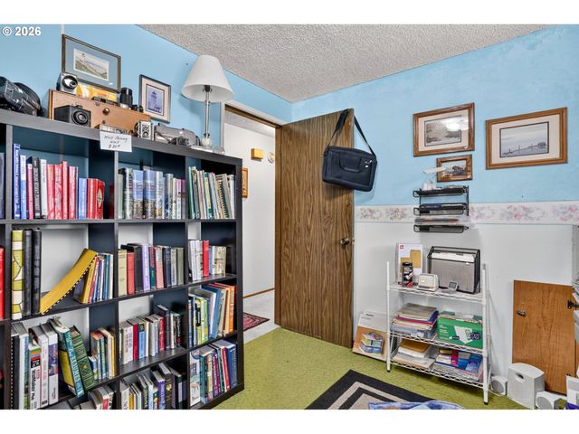8623 Ne LEWIS Dr, Vancouver, WA 98662