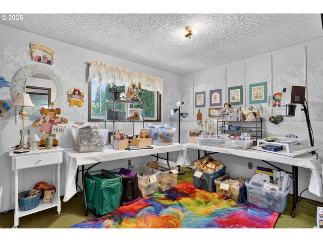 8623 Ne LEWIS Dr, Vancouver, WA 98662