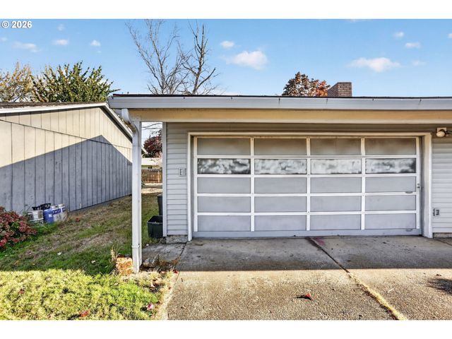 8623 Ne LEWIS Dr, Vancouver, WA 98662