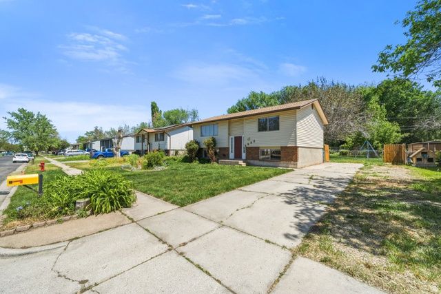 5892 S 2550 W, Roy, UT 84067