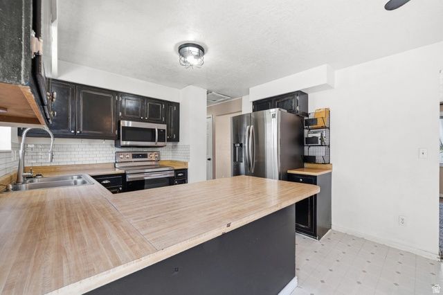 5892 S 2550 W, Roy, UT 84067
