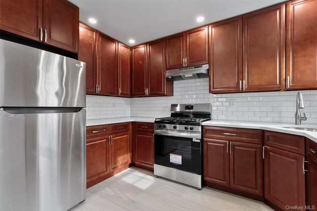 28 Elissa Lane, Yonkers, NY 10710