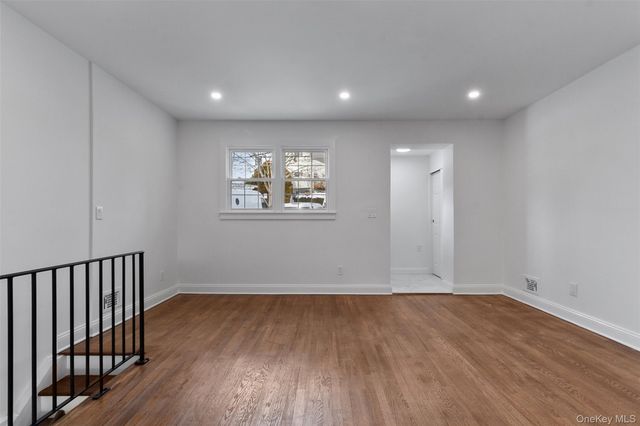 28 Elissa Lane, Yonkers, NY 10710