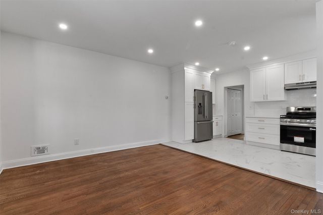 28 Elissa Lane, Yonkers, NY 10710