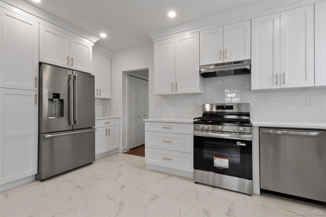 28 Elissa Lane, Yonkers, NY 10710