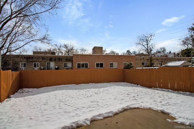 28 Elissa Lane, Yonkers, NY 10710