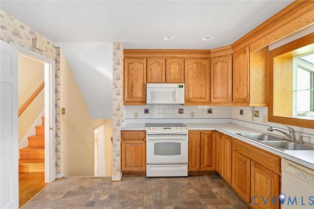 7732 Surreywood Dr, Chesterfield, VA 23235
