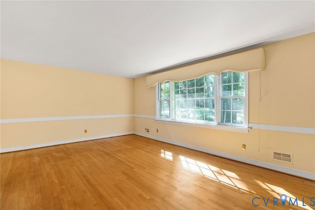 7732 Surreywood Dr, Chesterfield, VA 23235