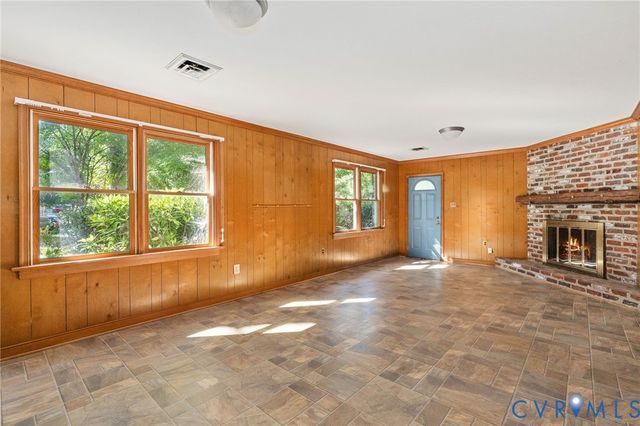 7732 Surreywood Dr, Chesterfield, VA 23235