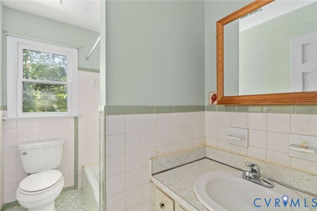 7732 Surreywood Dr, Chesterfield, VA 23235