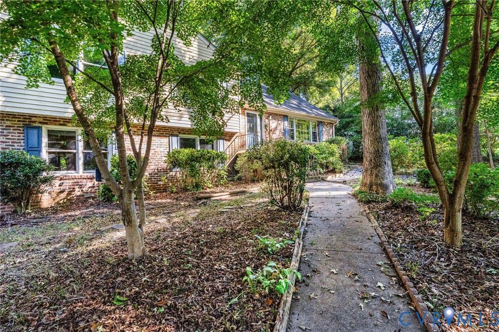 7732 Surreywood Dr, Chesterfield, VA 23235