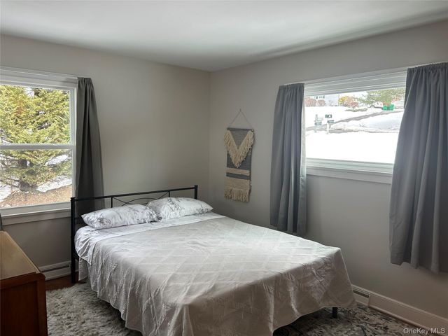 52 Clover Hill Drive, Poughkeepsie, NY 12603