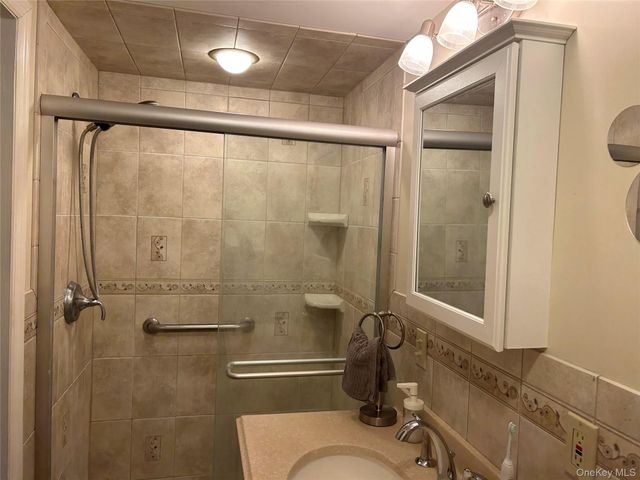 52 Clover Hill Drive, Poughkeepsie, NY 12603