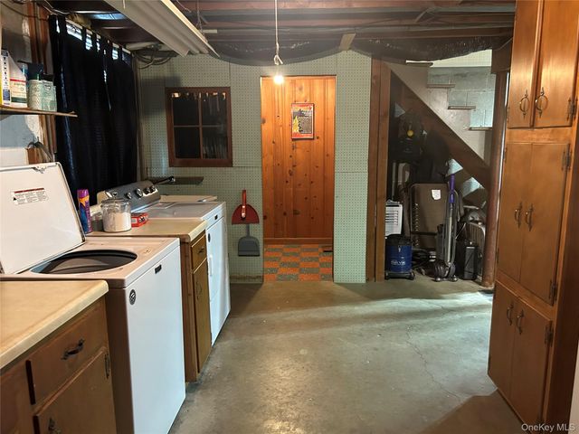 52 Clover Hill Drive, Poughkeepsie, NY 12603