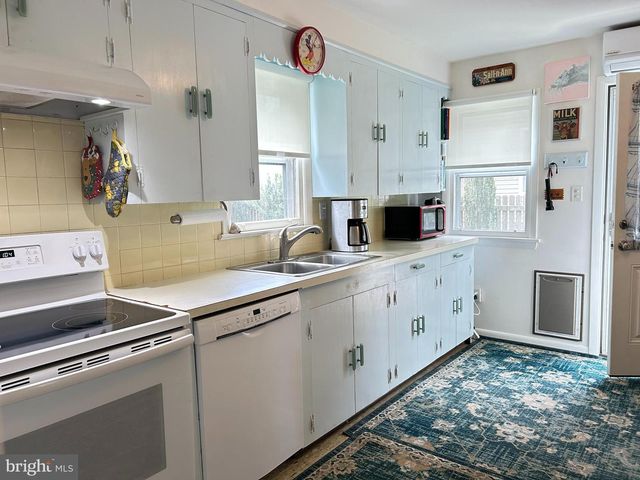 203 WALNUT ST, Milton, DE 19968
