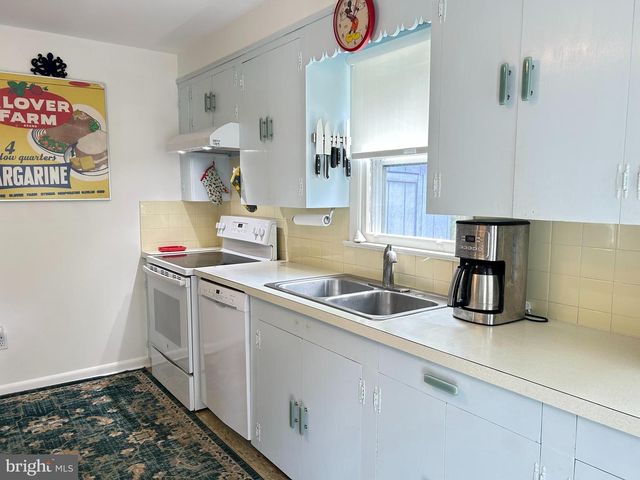 203 WALNUT ST, Milton, DE 19968