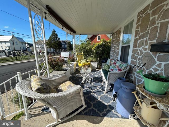 203 WALNUT ST, Milton, DE 19968