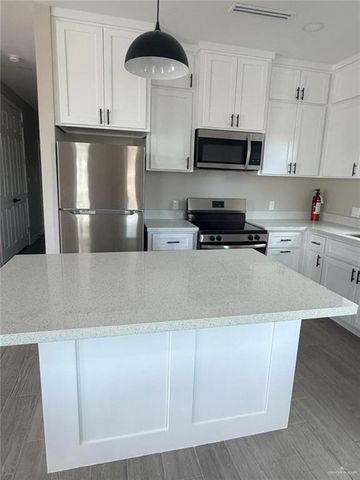 701 N Emerald Avenue 3, Edinburg, TX 78541