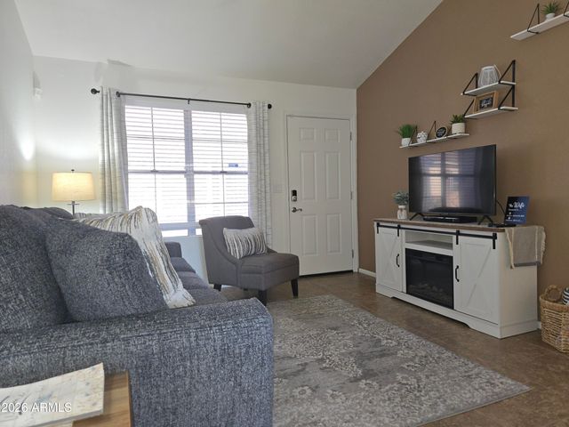 8914 W DESERT JEWEL Drive, Peoria, AZ 85345