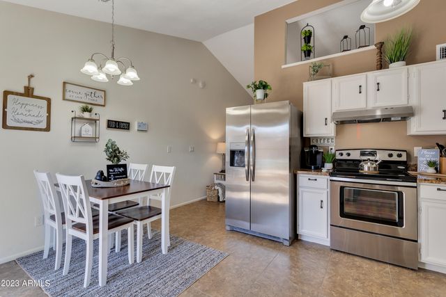 8914 W DESERT JEWEL Drive, Peoria, AZ 85345