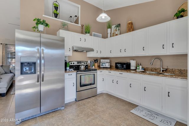 8914 W DESERT JEWEL Drive, Peoria, AZ 85345