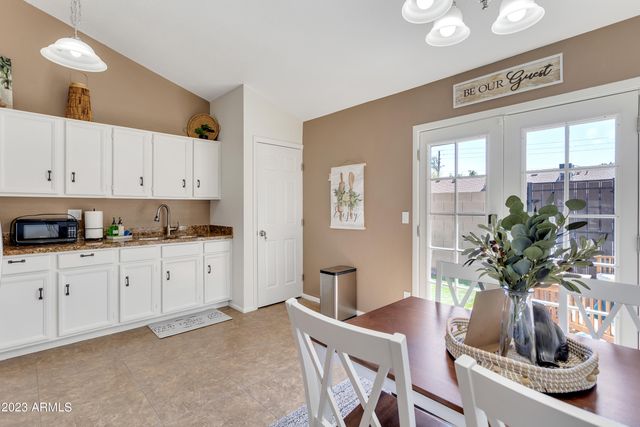 8914 W DESERT JEWEL Drive, Peoria, AZ 85345