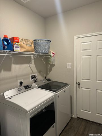 9042 Halbert Falls, San Antonio, TX 78245