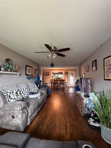 703 Carver Street, Whitesboro, TX 76273