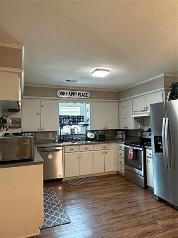 703 Carver Street, Whitesboro, TX 76273