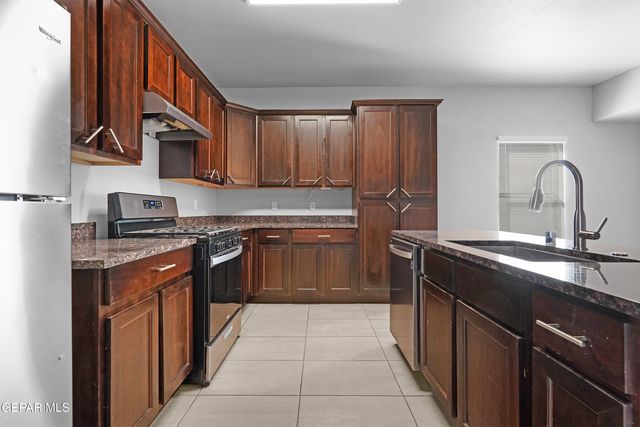 210 Lago Maggiore Street, Horizon City, TX 79928