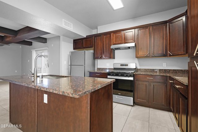 210 Lago Maggiore Street, Horizon City, TX 79928