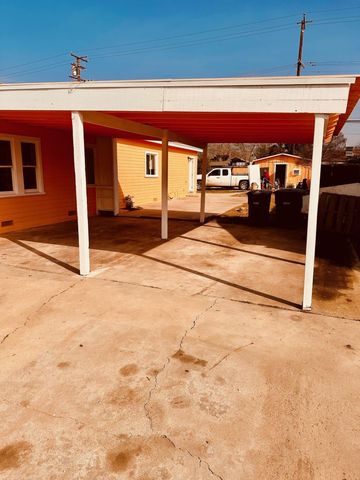 366 N Palm Street, Woodlake, CA 93286