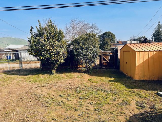 366 N Palm Street, Woodlake, CA 93286