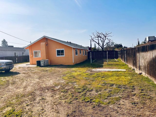 366 N Palm Street, Woodlake, CA 93286