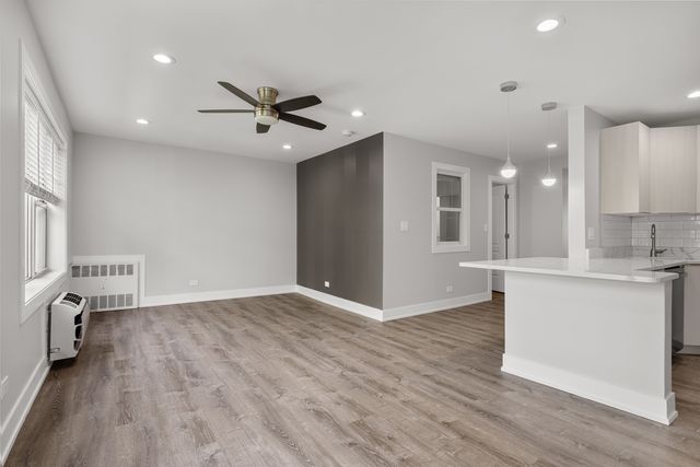 1303 W Estes Avenue 4E, Chicago, IL 60626